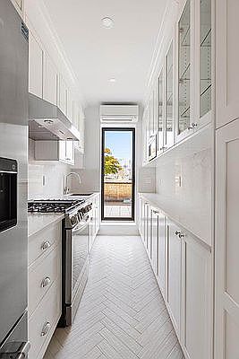 3rd image of 161 W 16th St #20A