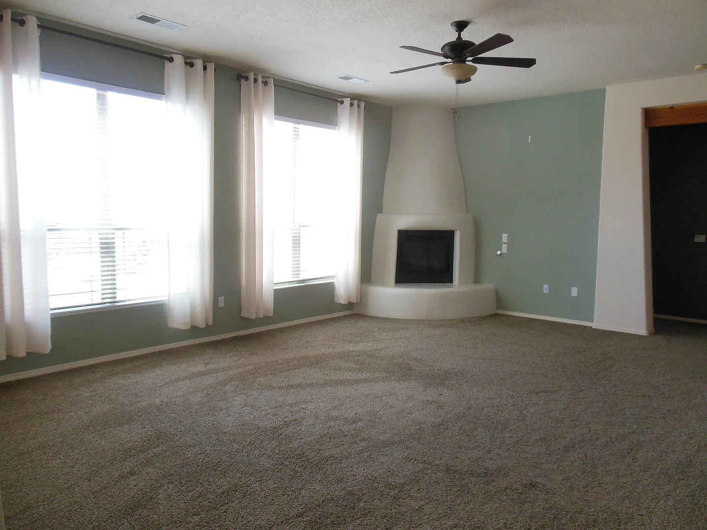 1640 Arbolera Loop SE — Photo 4