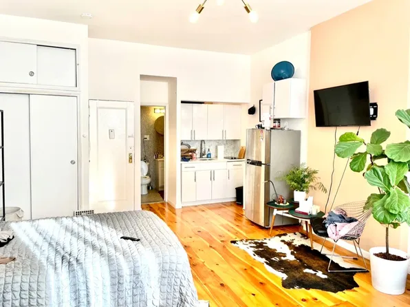 427 Convent Avenue image 11 of 18