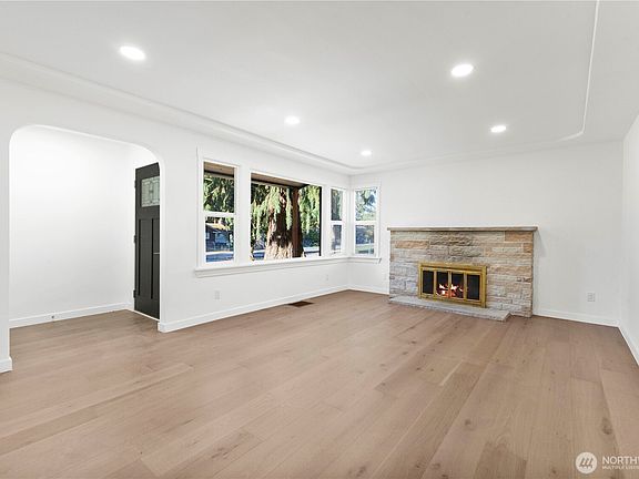 5th image of 7003 44th Avenue E