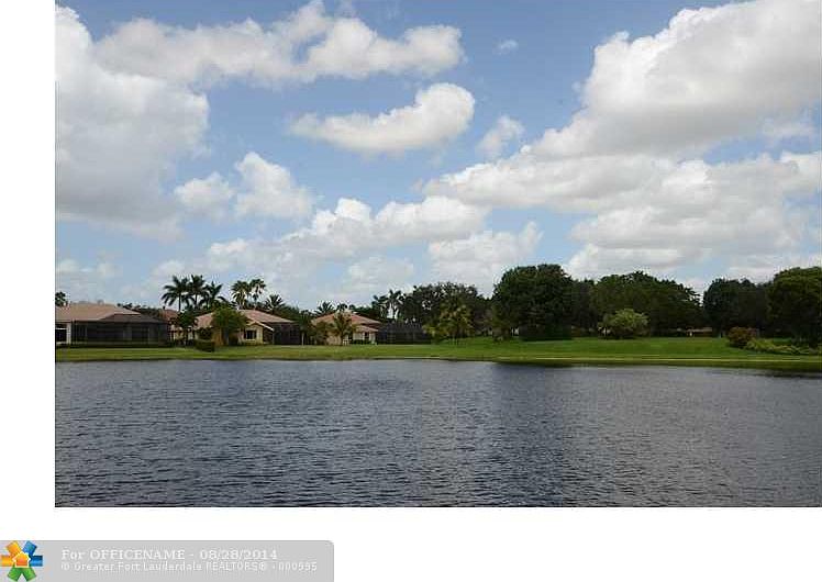 1st image of 2723 Oakbrook Dr