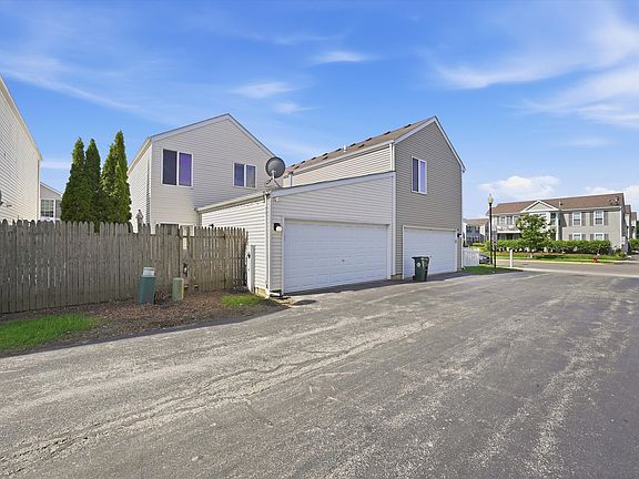2nd image of 752 Four Seasons Blvd #752