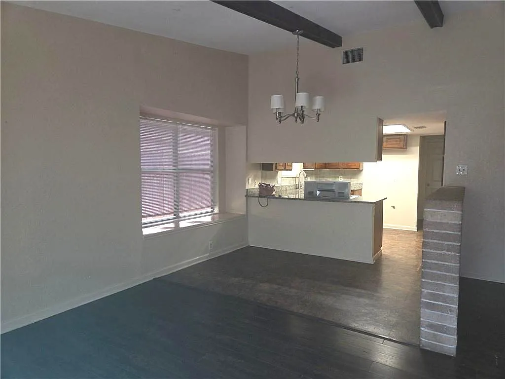 3 bed, 2.0 bath, 1488 sqft, $1,900 — Photo 4