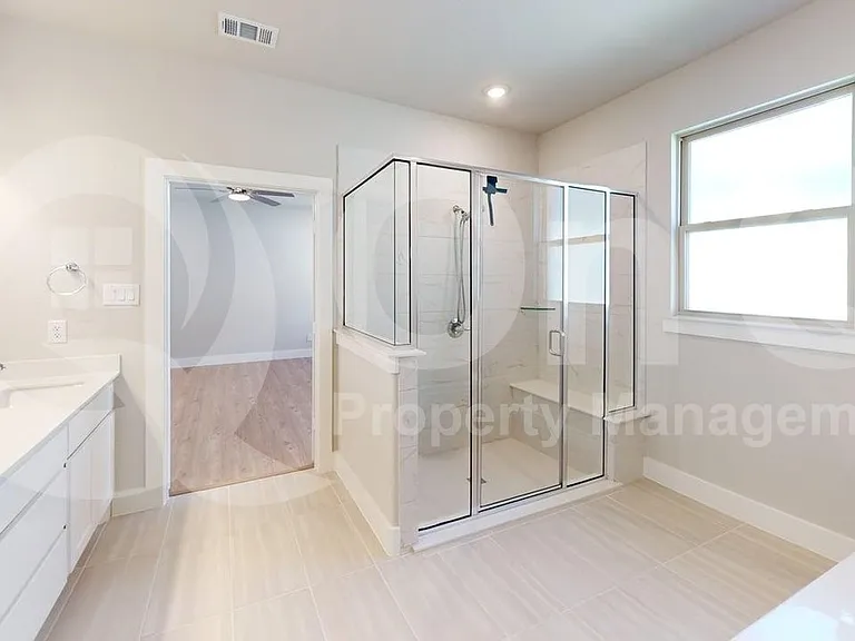 324 Palo Duro St — Photo 17