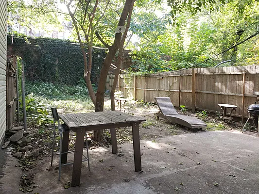 Rented by Lang Realty LLC | media 10
