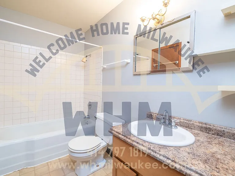 2645 S Kinnickinnic Ave — Photo 7