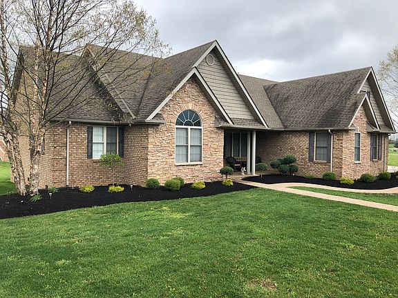 3rd image of 1366 Clubhouse Ln