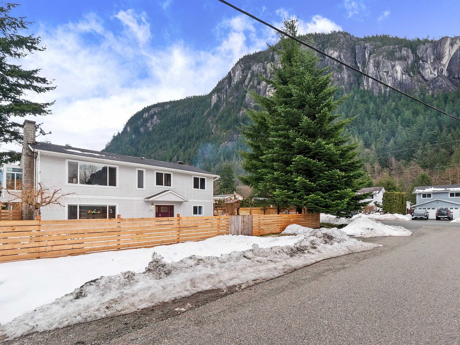 2030 Maple Dr, Squamish, BC V8B 0X3 Zillow