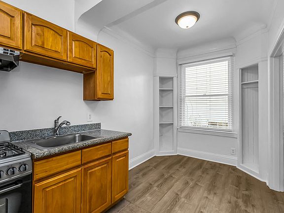 5th image of 1819 Golden Gate Ave #10