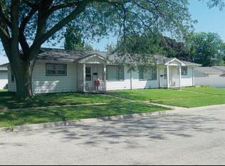 301 S 10th St, Rochelle, IL 61068