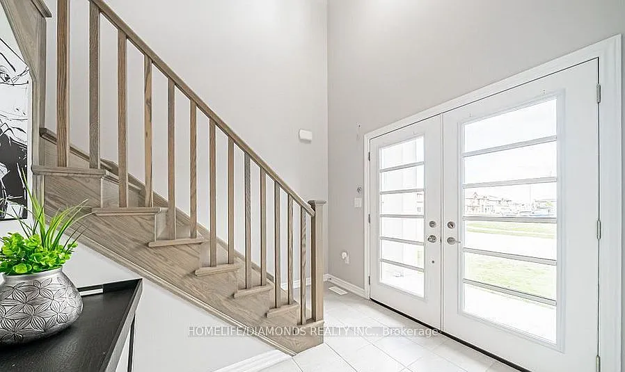 4 bed, $2,800 — Photo 2
