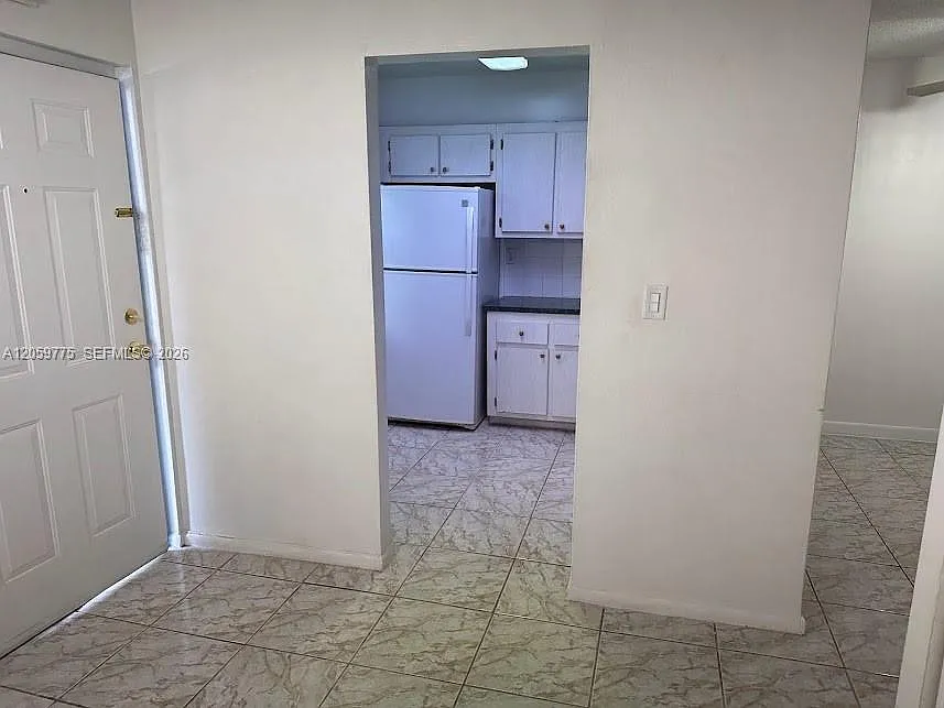 Bleau Grotto Condo — Photo 3