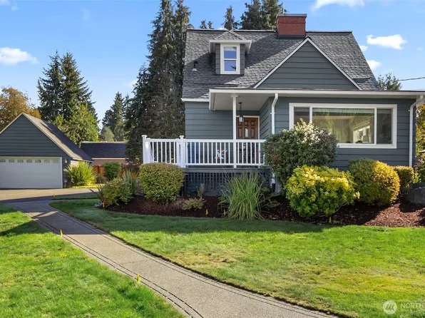 2015 Mountain View Avenue W, University Place, WA 98466