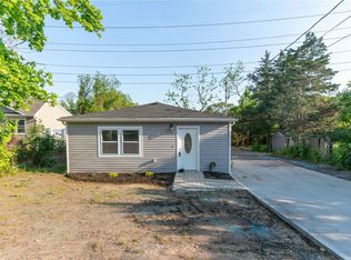 72 King Rd, Rocky Point, NY 11778