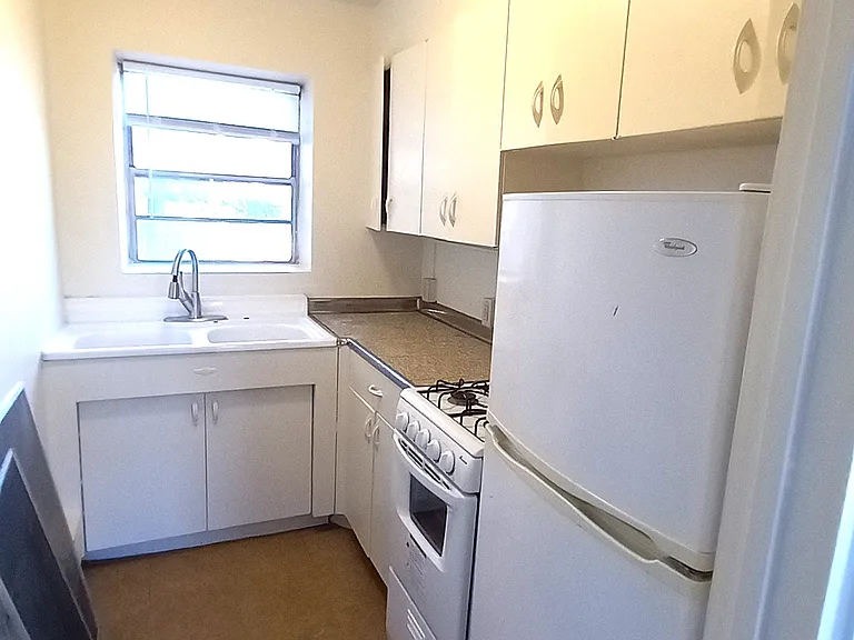 235 Exeter Pl #103 — Photo 4