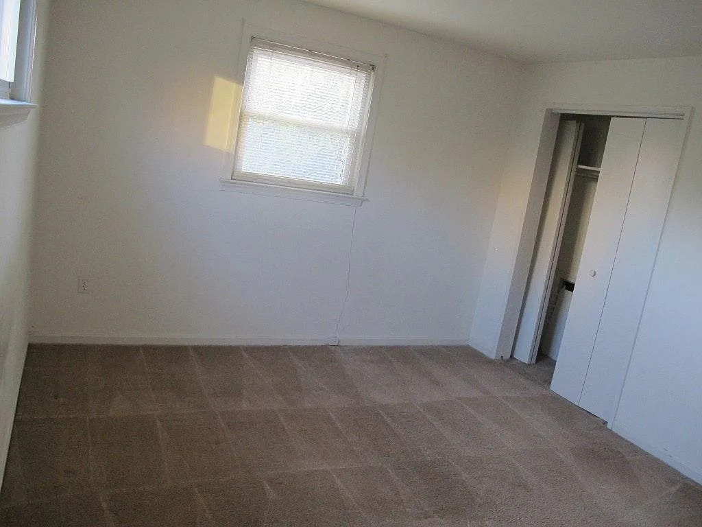 2 bed, 990 sqft, $2,400 — Photo 4