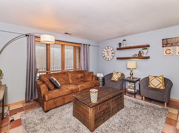 2nd image of 5140 Shadow Creek Dr Unit 10