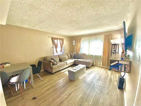 3rd image of 1547 E 121st St