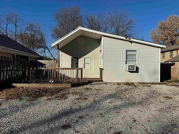 3rd image of 206 E Lucy St