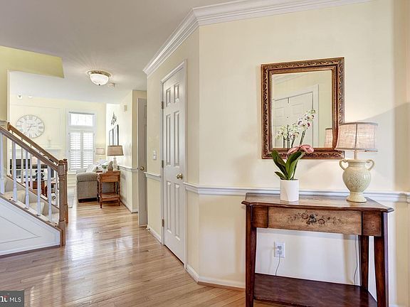 5th image of 46603 Oakhurst Ct