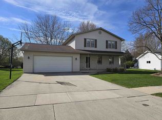 978 Springs Rd, Fond Du Lac, WI 54935