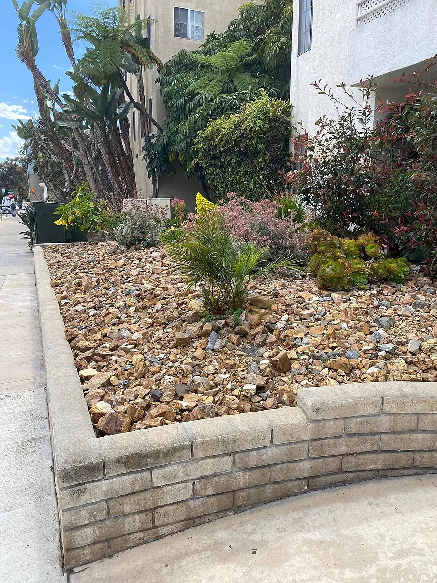 Building Photo - Hillcrest Palms Apartments
