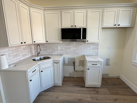 3rd image of 274 Avenue X Floor 2