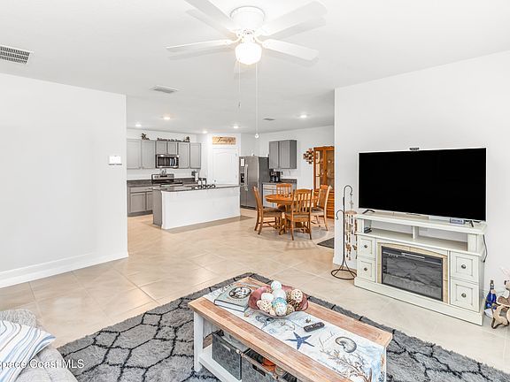 5th image of 2020 Cary St