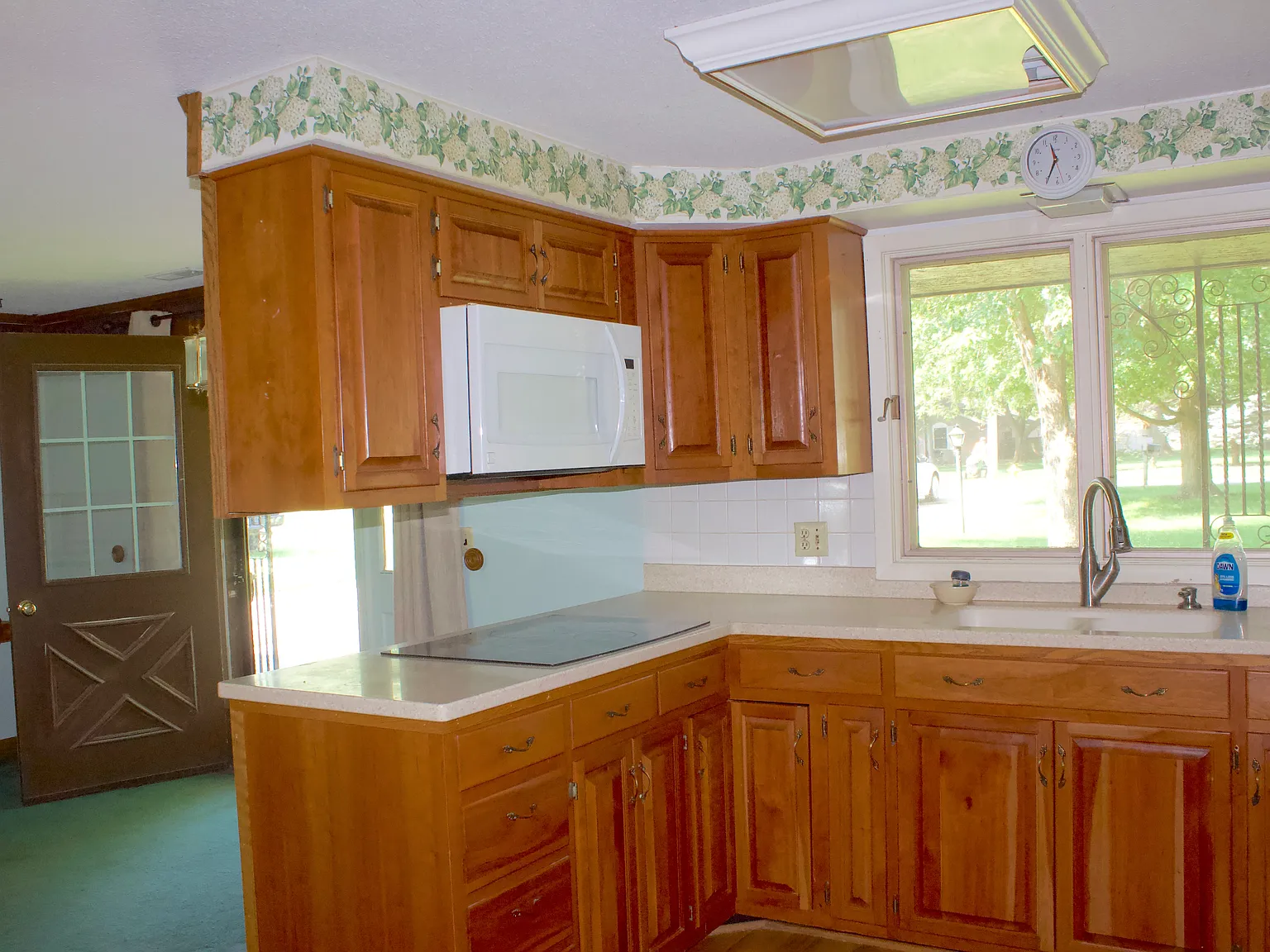 3 bed, 1380 sqft, $2,350 — Photo 3