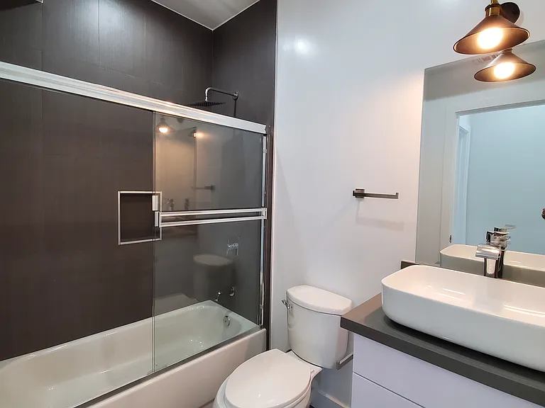 2337 Crenshaw Blvd #1/2 — Photo 12