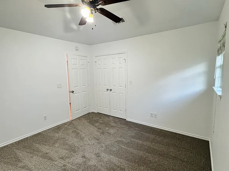 105 W Fairview St #4 — Photo 5