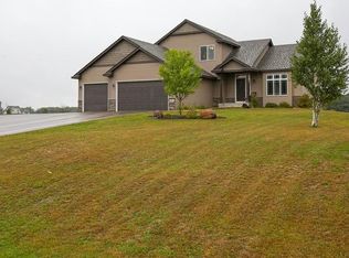 301 213th Ln NW, Oak Grove, MN 55011