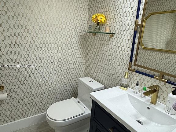 4th image of 2030 S Ocean Dr APT 815