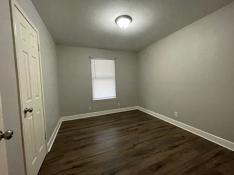 851 W Harlan Ave — Photo 12