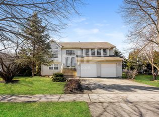 112 Shawnee Ln, Harvard, IL 60033