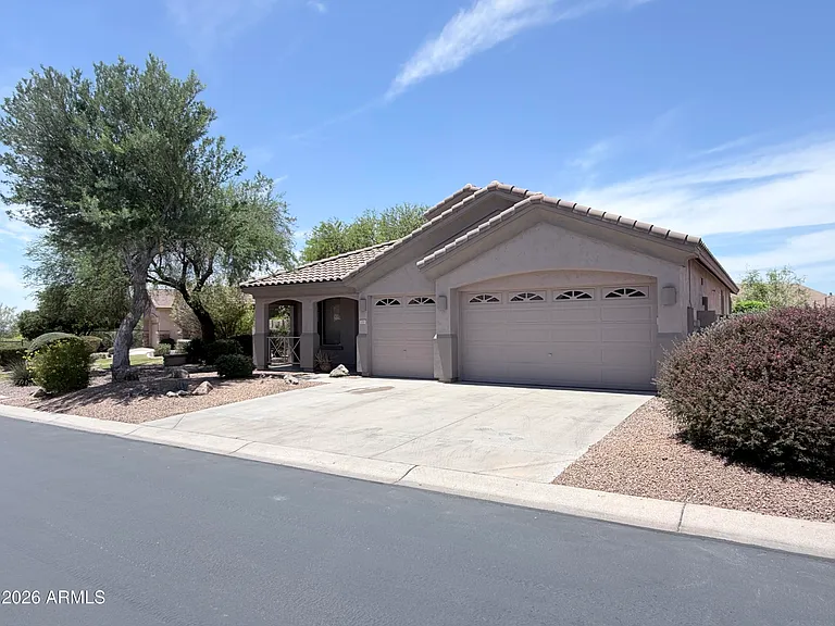 7310 E Mallory Cir — Photo 2