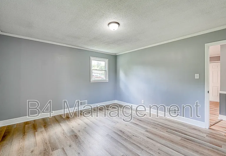 835 Archer Rd — Photo 11