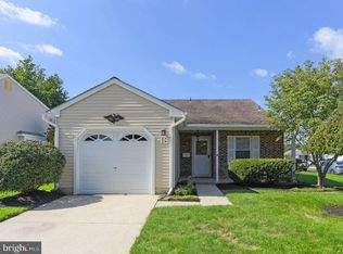18 Panorama Ct, Mount Laurel, NJ 08054
