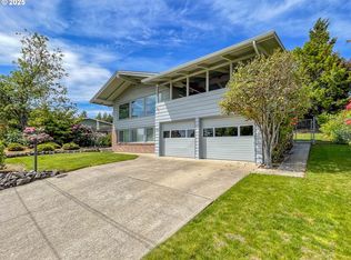 1910 NW Delridge Ave, Roseburg, OR