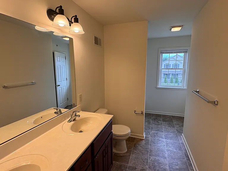 250 Limestone Dr — Photo 23