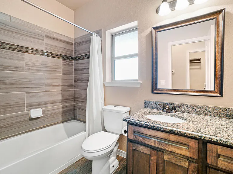 852 Lemington St — Photo 29