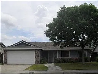 1610 Charlottesville Ln photo 1