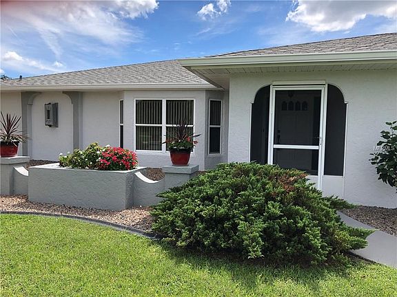 3rd image of 2423 Bendway Dr