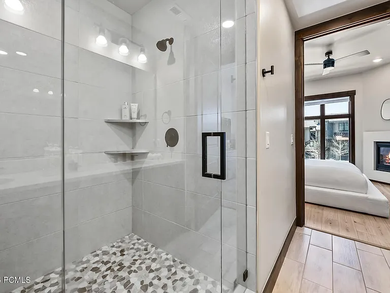 3751 Blackstone Dr #2J — Photo 28
