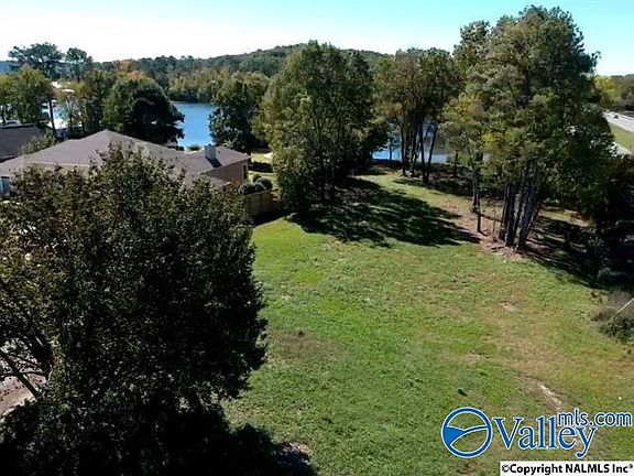 3rd image of 4 Shoreline Cir