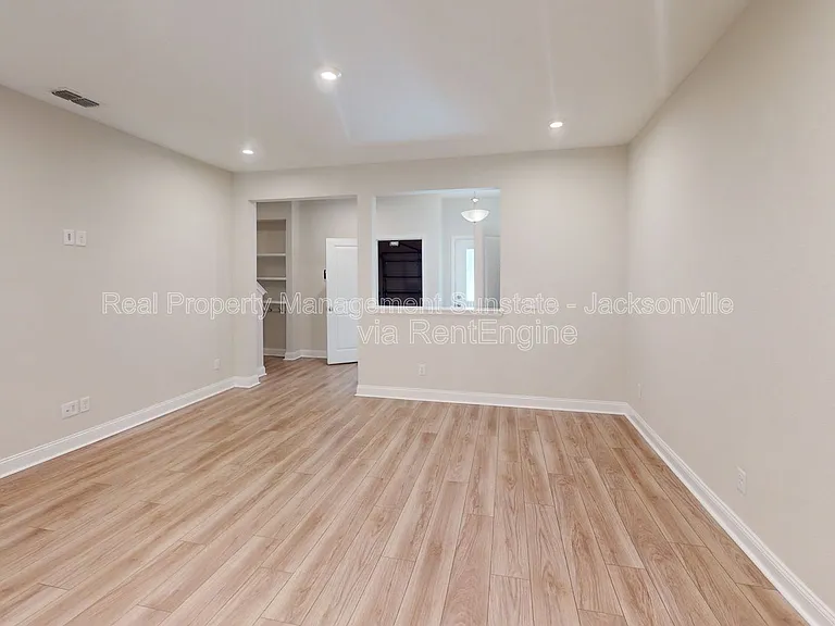 11979 Calvesta St — Photo 10