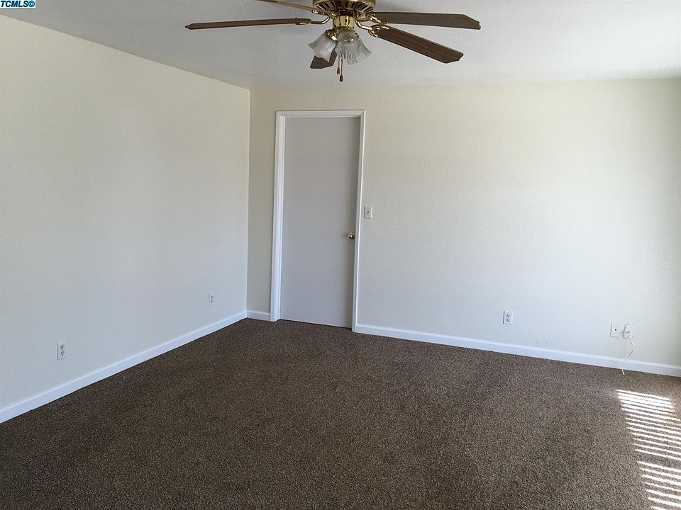 2nd image of 3944 W Myrtle Ave