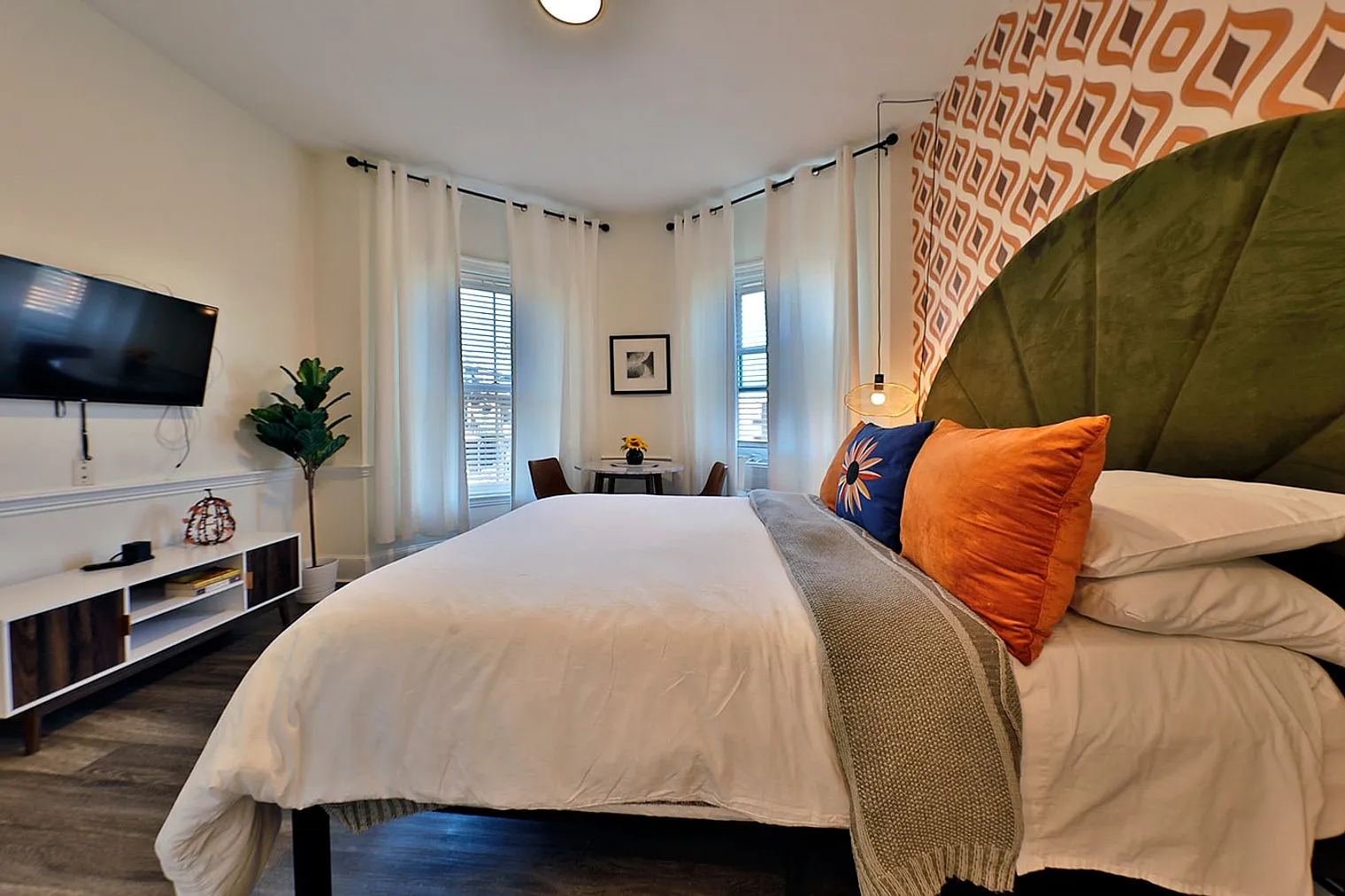 Studio, 1.0 bath, 4843 sqft, $7,097 — Photo 2