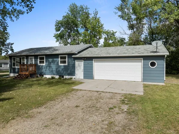 104 2nd St NW, Towner, ND 58788