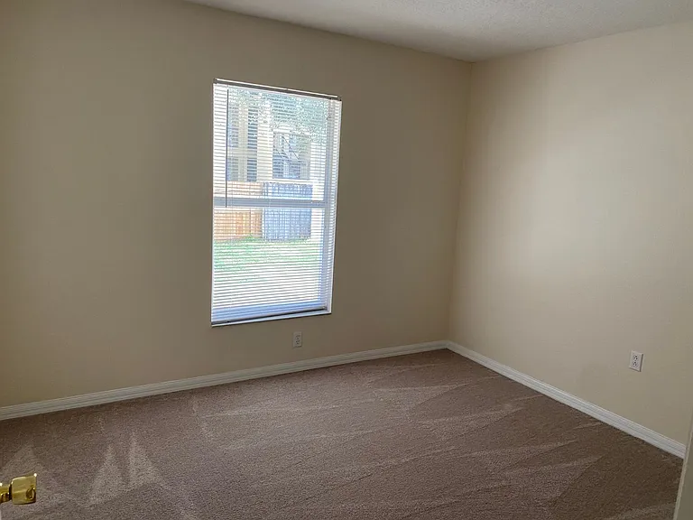 1201 Cedarwood Way — Photo 4